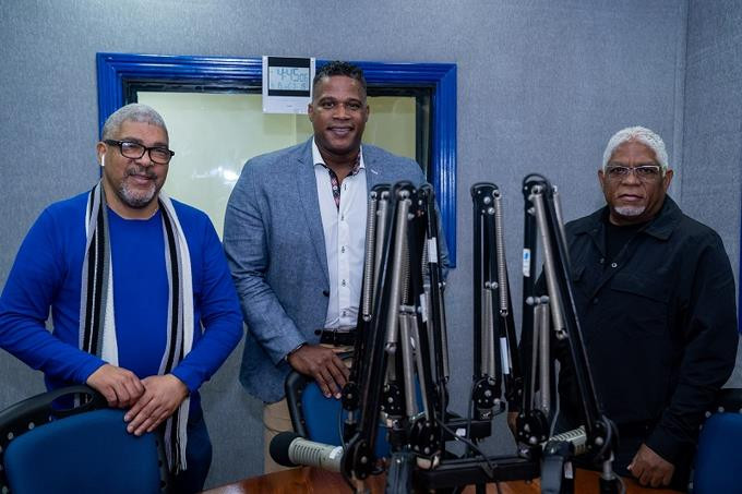 Dominicana fm inicia programa el galope del caballo con musica de johnny ventura