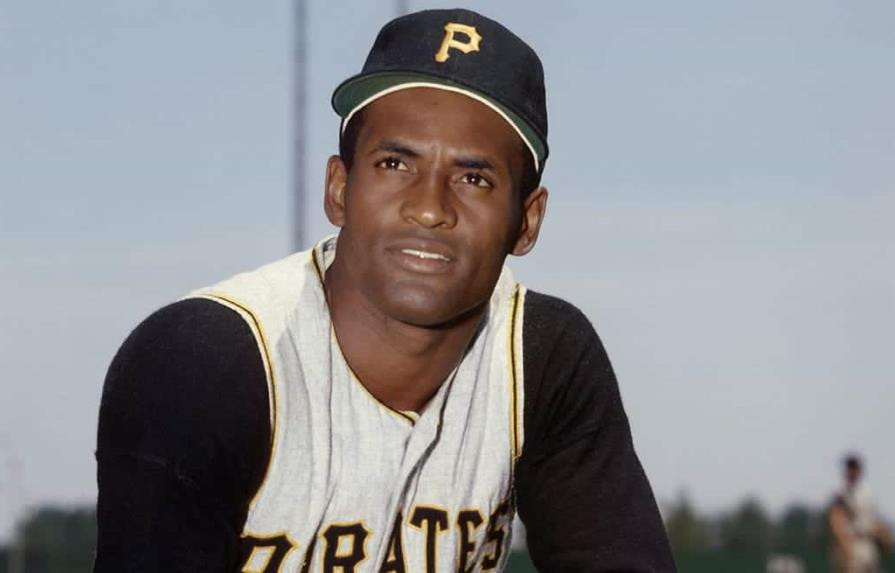 1140 roberto clemente pirates esp faa39925 676adfaf focus min0.04 0.33 895 573