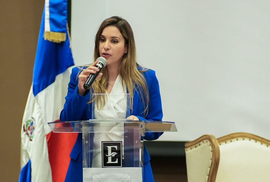 Annerys melendez presidenta de acoprovi 1024x692