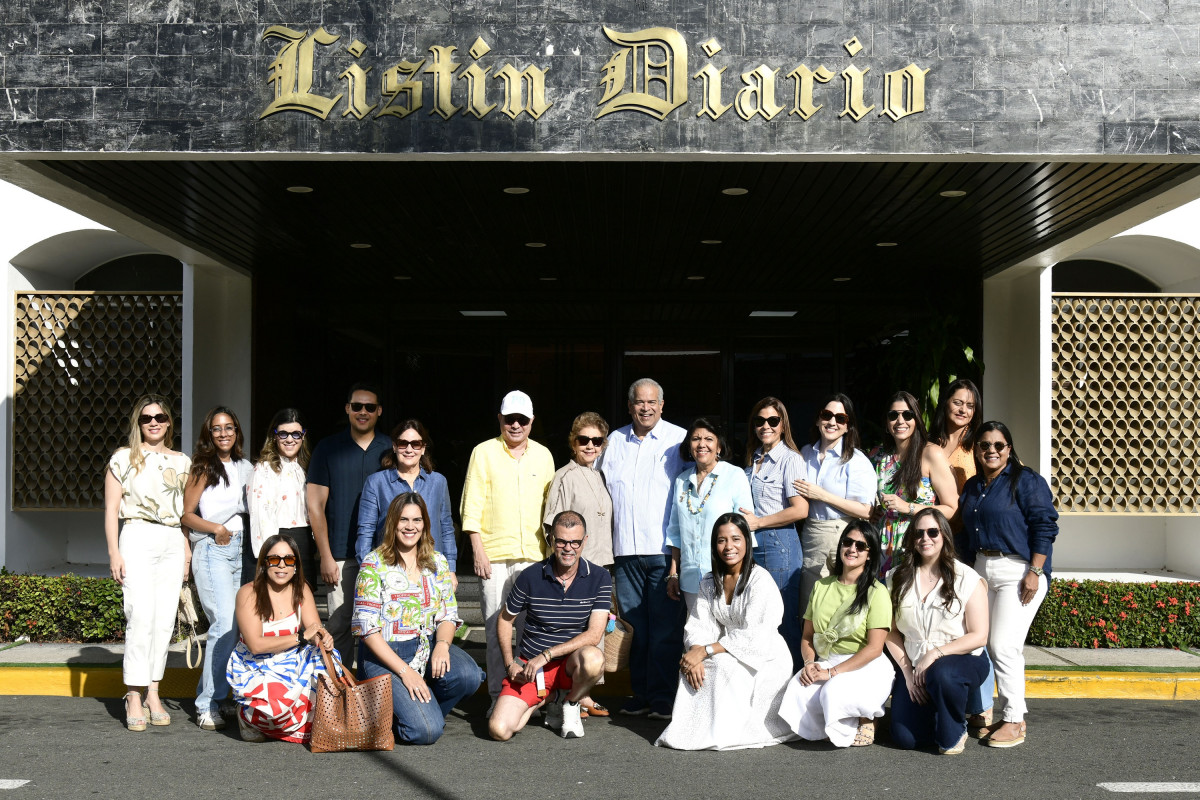01 (Principal) Patricia Acosta, editora de la revista Bodas a La Moda, junto a los invitados a la experiencia en Zemi Miches.