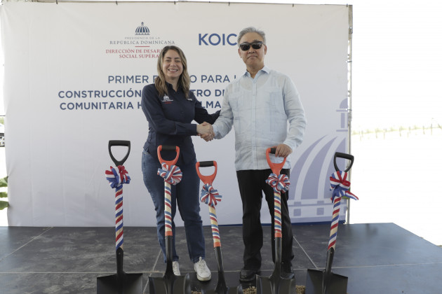 La directora de Desarrollo Social Supérate y el embajador de Korea en RD encabezan primer palazo para construcción de un CSC en Hatillo Palma